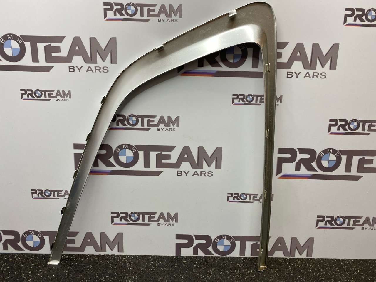 Молдинг стекла двери задней правой наружный X3 2022 G01