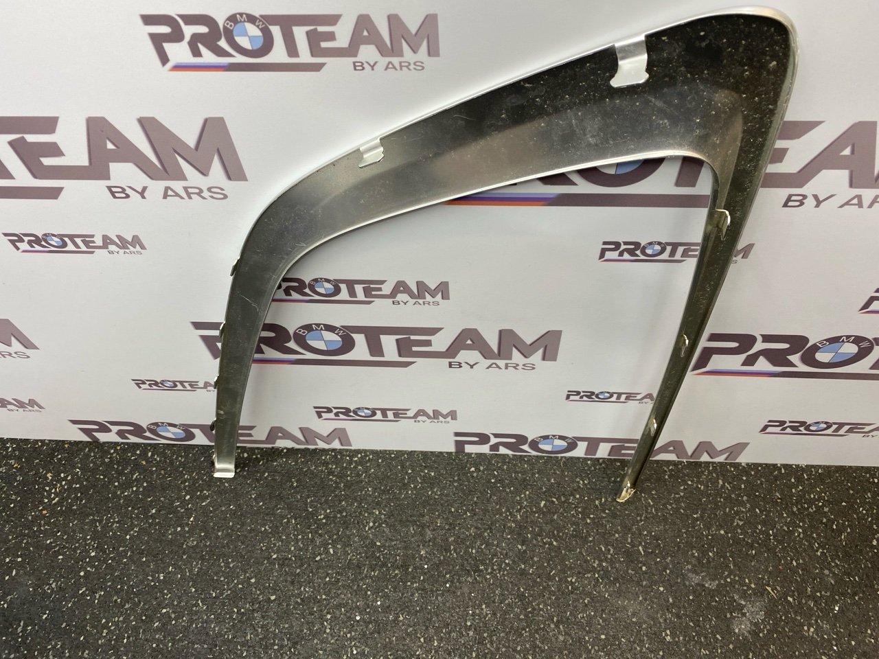 Молдинг стекла двери задней правой наружный X3 2022 G01