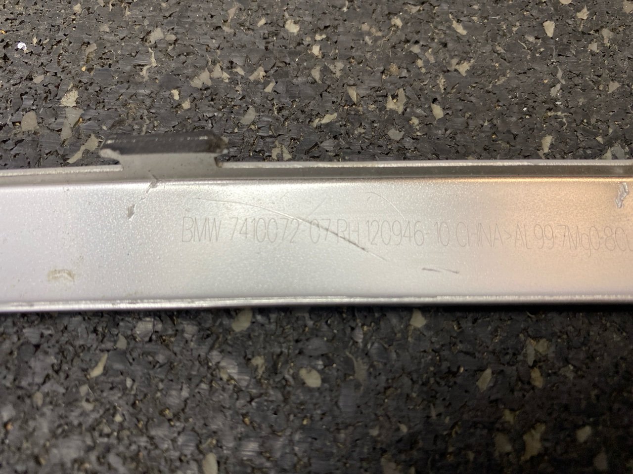 Молдинг стекла двери задней правой наружный X3 2022 G01