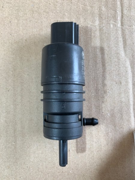 Запчасть мотор бачка омывателя BMW 5-Series 528i 2014 F10 LCI N20B20 67126934160 контрактная Мотор бачка омывателя BMW 5-Series 528i 2014 F10 LCI N20B20 67126934160 контрактная