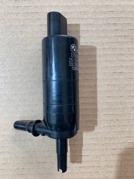 Запчасть мотор бачка омывателя BMW 5-Series 523d 2012 F10 N47T N47D20C 67637217792 контрактная Мотор бачка омывателя BMW 5-Series 523d 2012 F10 N47T N47D20C 67637217792 контрактная