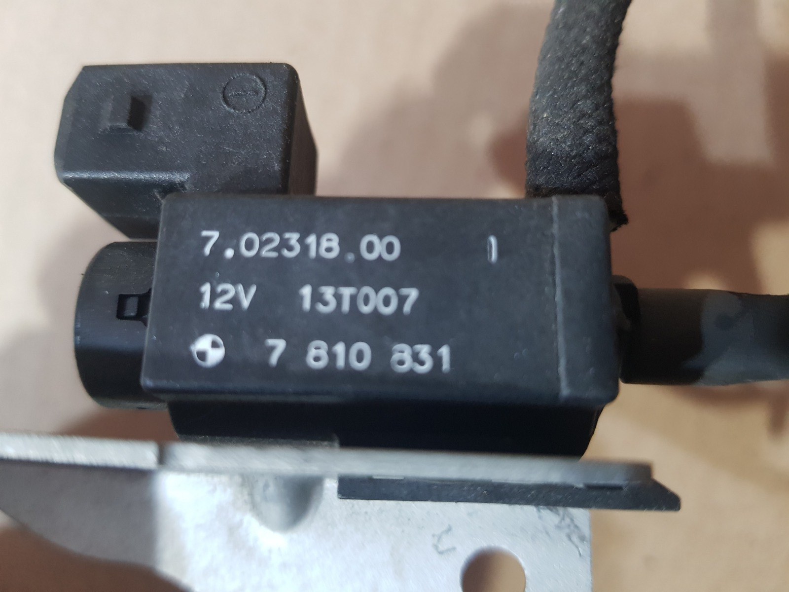 Клапан вентиляции топливного бака 5-Series 2011 F10 N55B30 Hybrid 5 Клапан вентиляции топливного бака 5-Series 2011 F10 N55B30 Hybrid 5