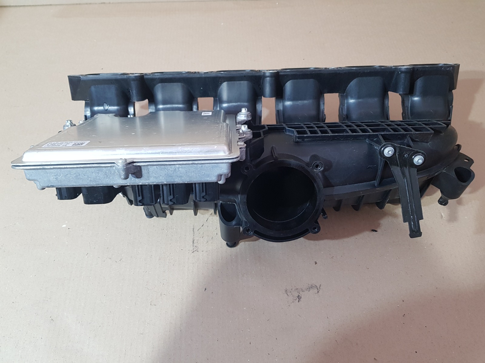 Коллектор впускной BMW 5-Series F10 N55B30 Hybrid 5 Коллектор впускной BMW 5-Series F10 N55B30 Hybrid 5