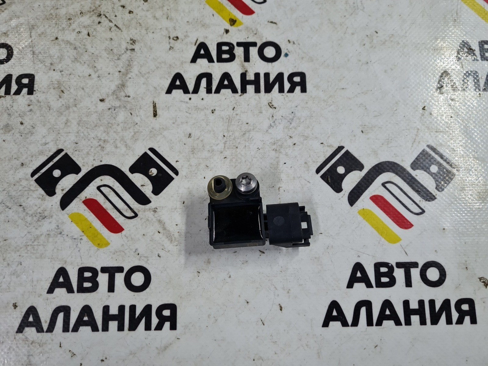 Запчасть датчик в двери BMW 5 2012 F10 N20B20 65779159311 контрактная Датчик в двери BMW 5 2012 F10 N20B20 65779159311 контрактная