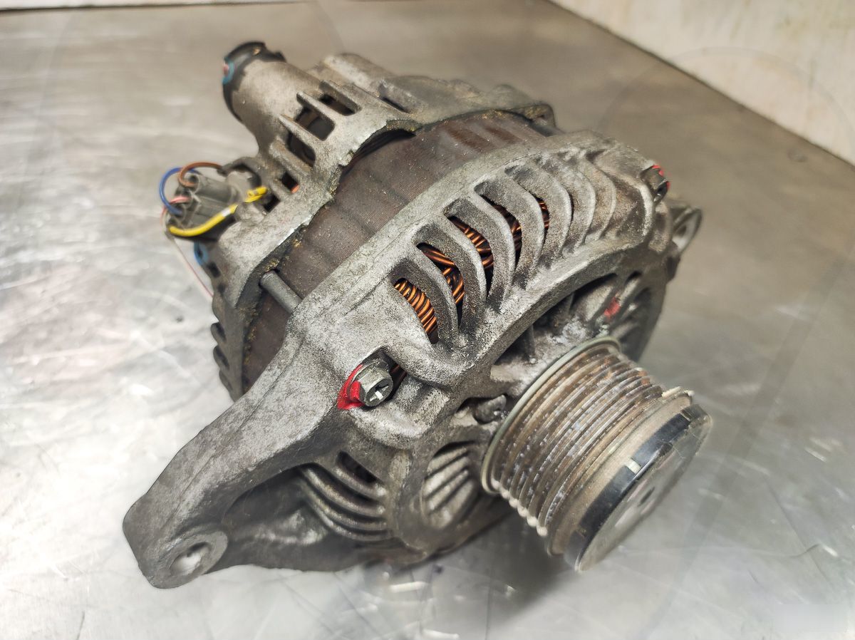 Генератор Mitsubishi Outlander 2005-2012 1800A053 контрактная
