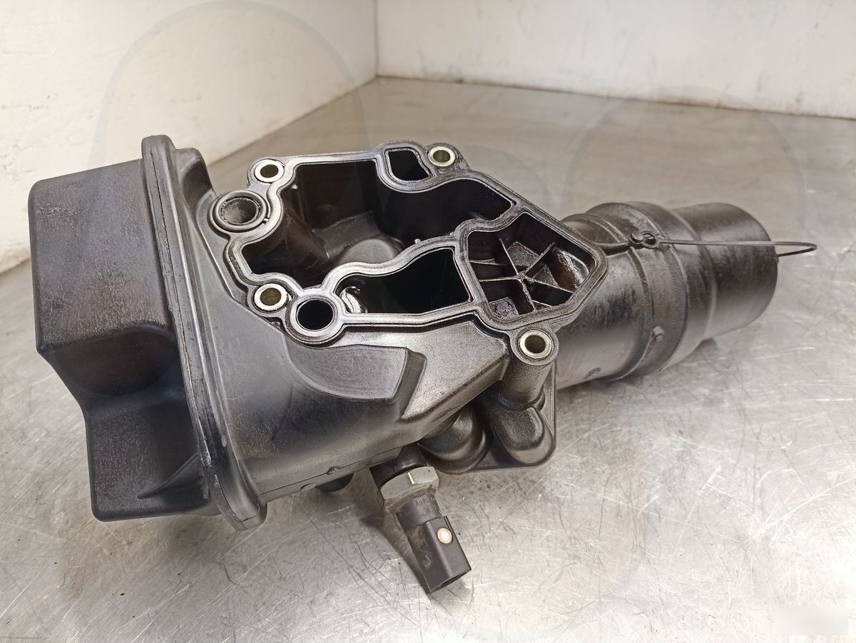 Корпус масляного фильтра Volkswagen 06f115397f контрактная