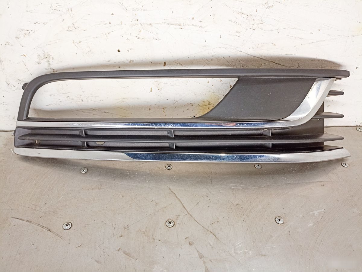 Оправа ПТФ правая Volkswagen Passat B7 3AA853666 контрактная