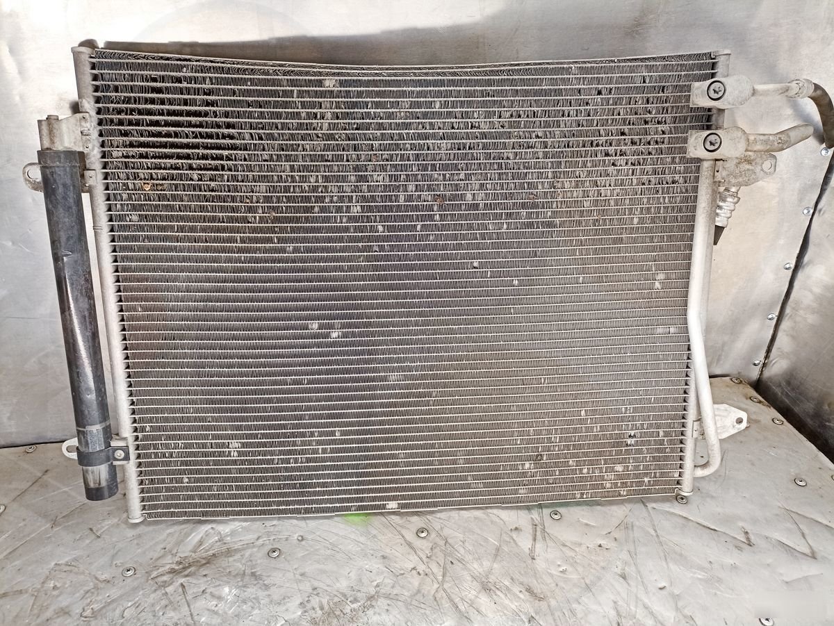 Радиатор кондиционера Volkswagen 3C0820411F контрактная