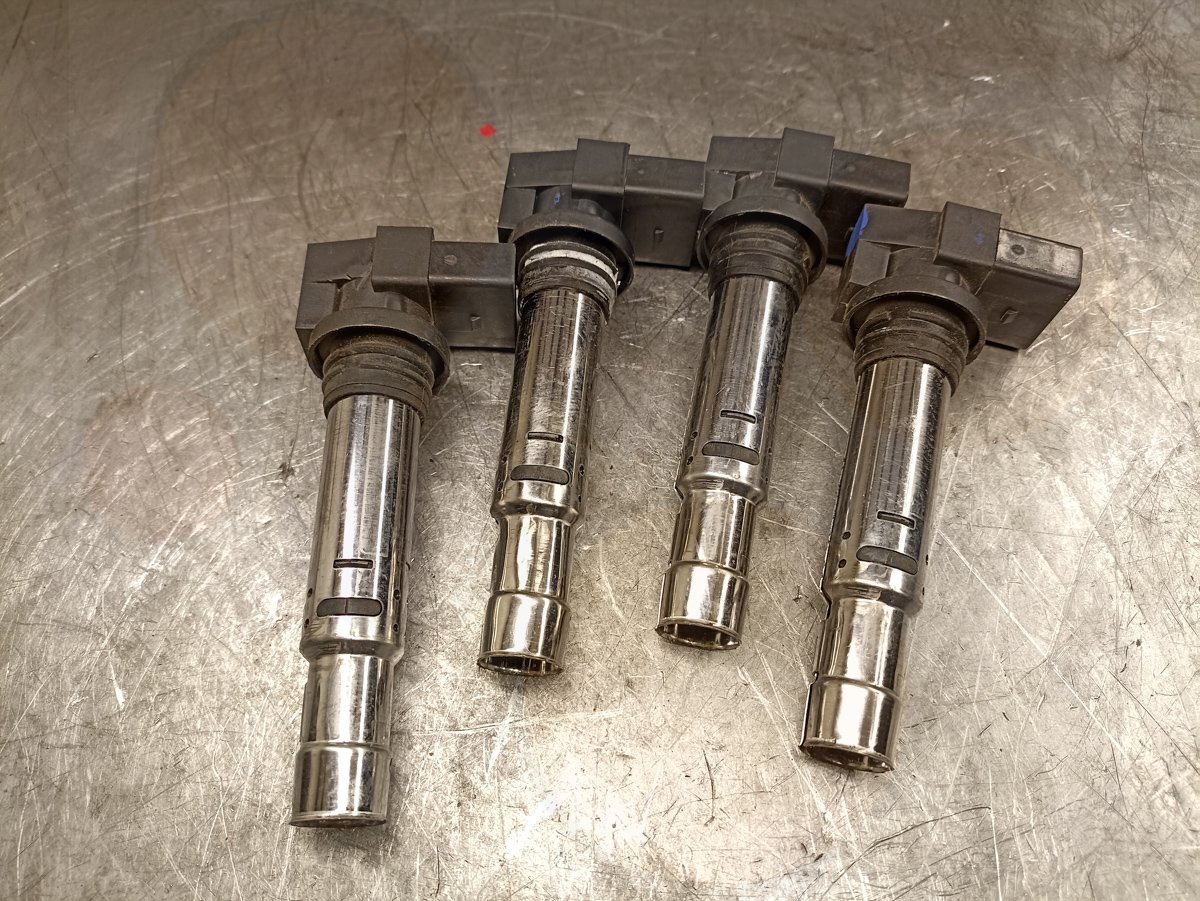 Катушка зажигания 036905715F VAG