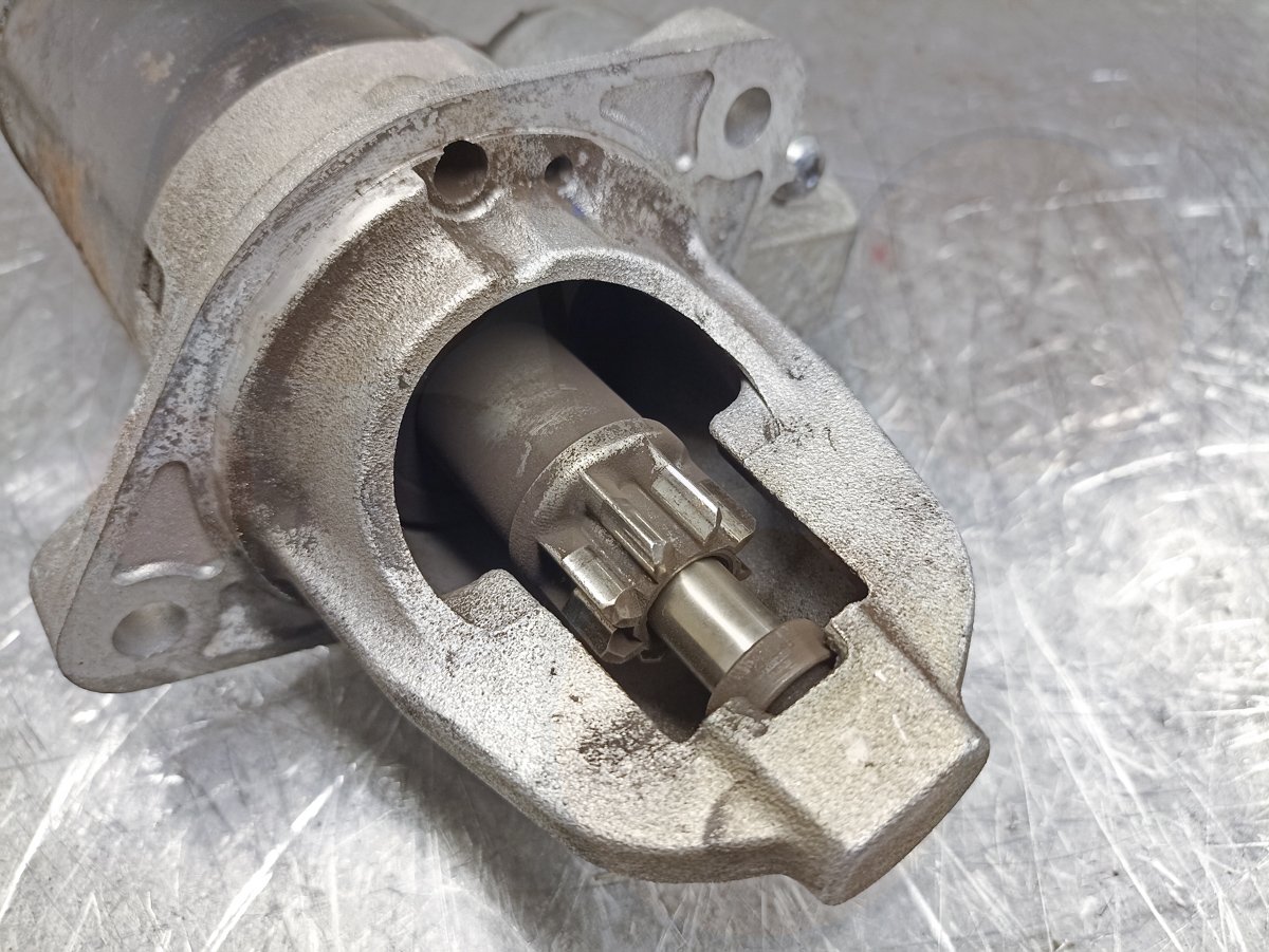 Стартер MR994922 Mitsubishi M000T45275ZT