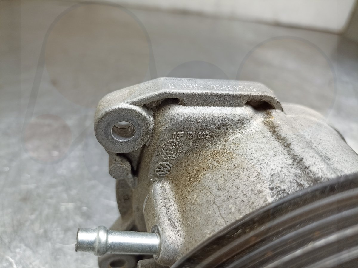 Помпа водяная 03F121004E VAG