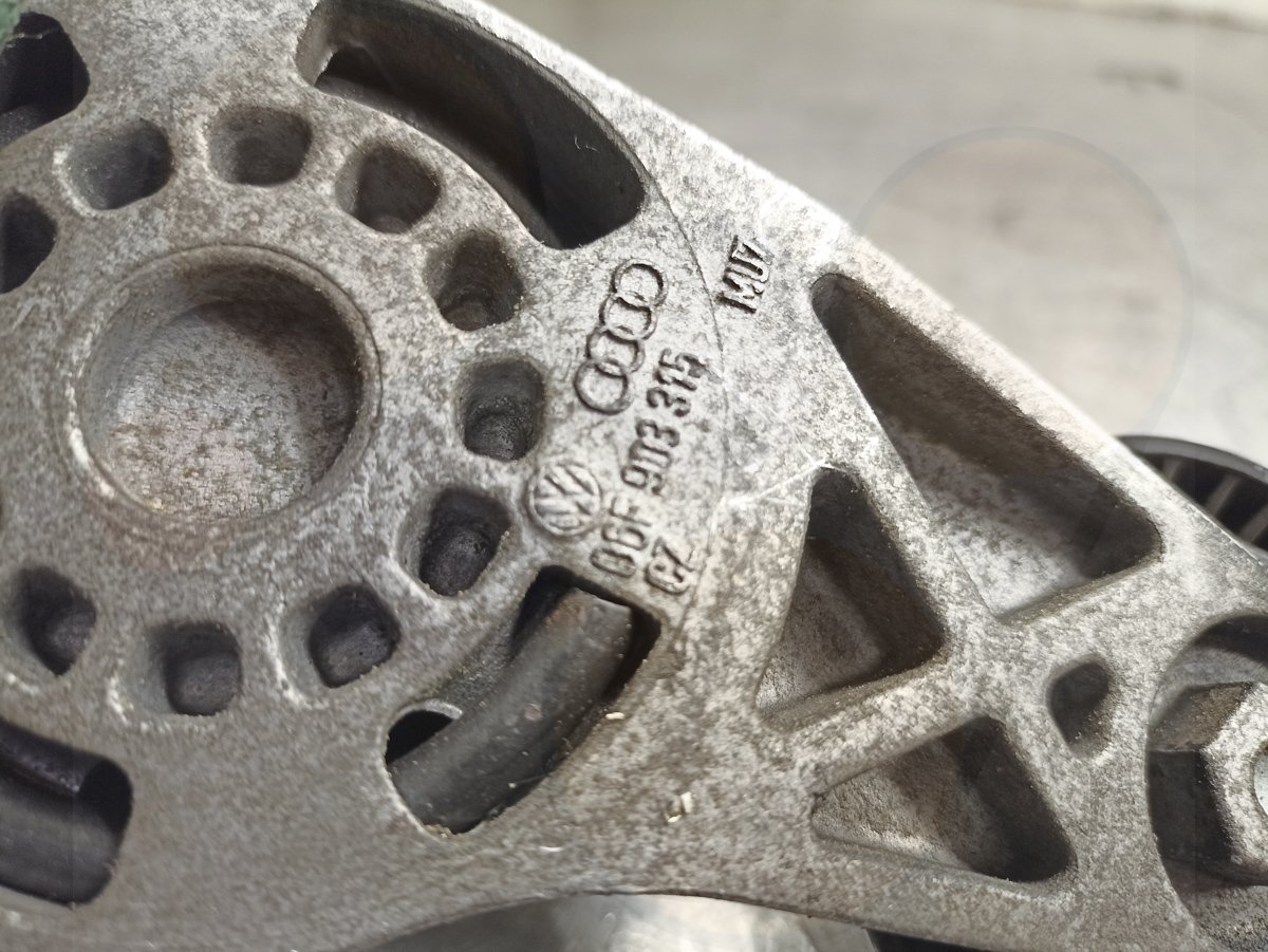 Ролик натяжной 06F903315 VAG