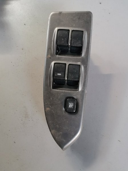 Блок управления стеклами Mitsubishi Colt Z25A передний правый (б/у)