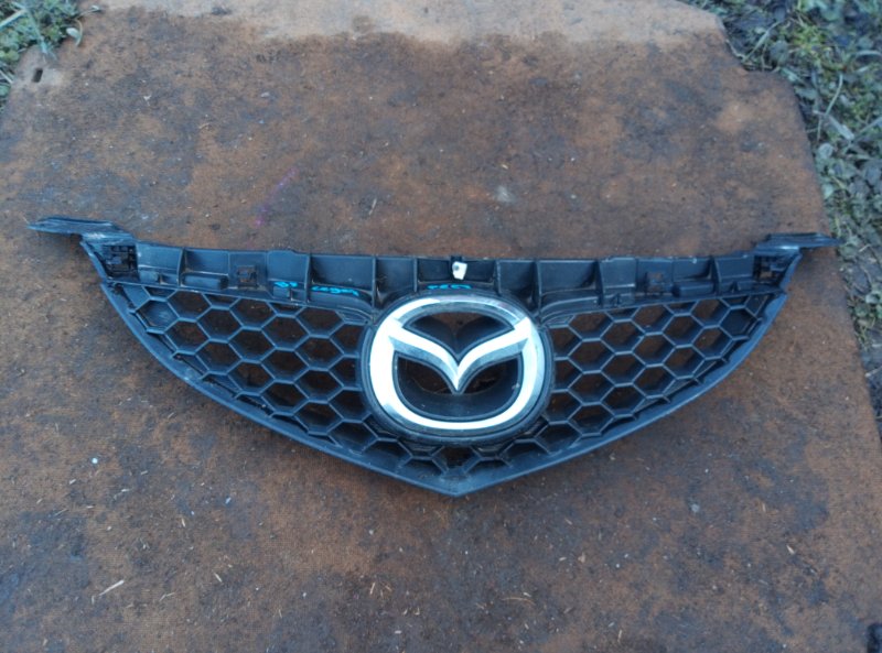 Решетка радиатора Mazda 3 BK3 (б/у)