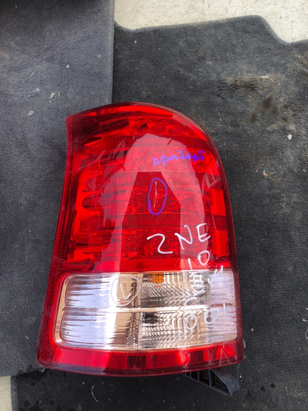 Стоп-сигнал Toyota Wish ZNE10 задний левый (б/у)
