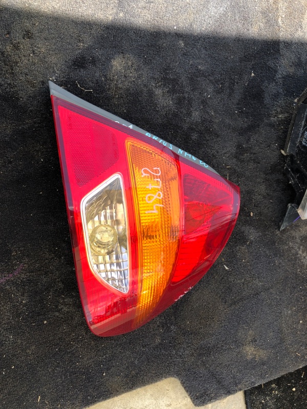 Стоп-сигнал Toyota Prius NHW10 задний правый (б/у)