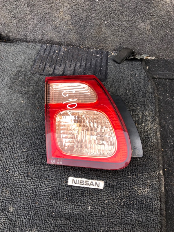 Стоп-сигнал в крышку багажника Nissan Bluebird Sylphy G10 левый (б/у)