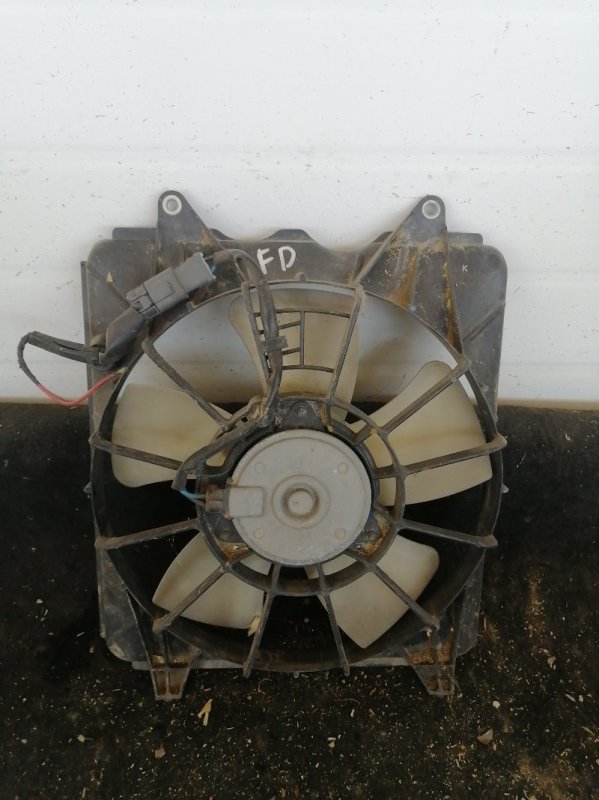 Диффузор радиатора Honda Civic FD (б/у)