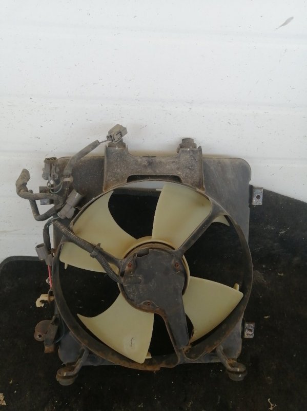 Диффузор радиатора Honda Hr-V GH1 (б/у)