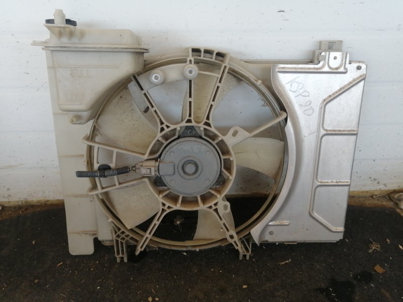 Диффузор радиатора Toyota Vitz KSP90 (б/у)