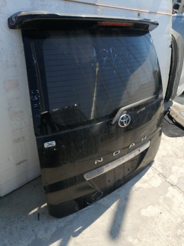 Дверь багажника Toyota Noah AZR60 (б/у)