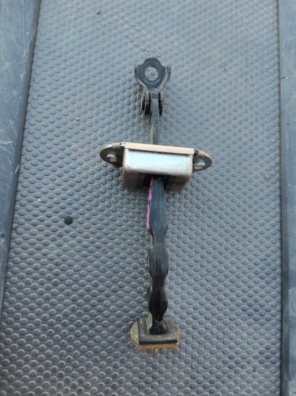 Ограничитель двери Infiniti G35 V36 задний левый (б/у)