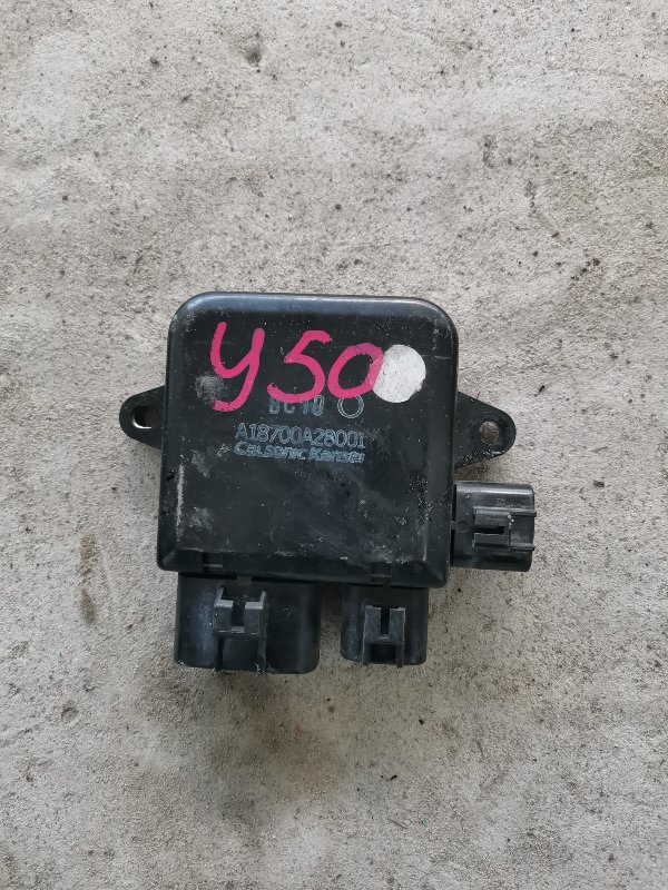 Блок управления вентилятором Nissan Fuga Y50 (б/у)
