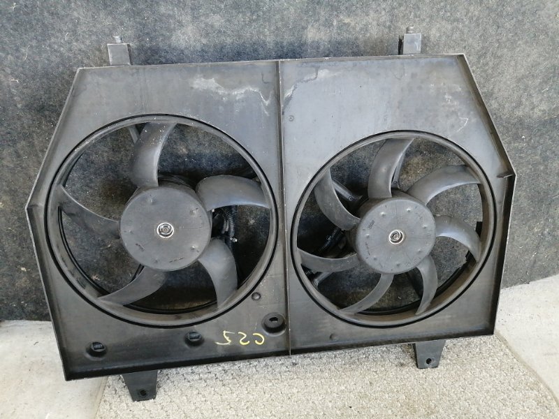 Диффузор радиатора Nissan Serena C25 (б/у)