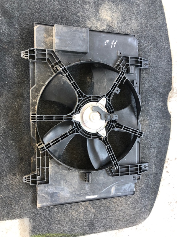 Диффузор радиатора Nissan Tiida C11 (б/у)