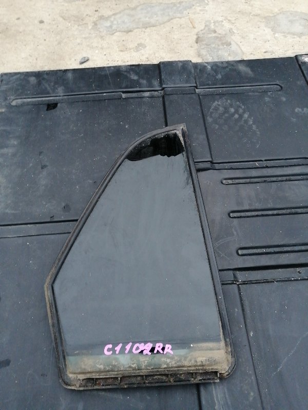 Форточка двери Nissan Tiida C11 задняя правая (б/у)