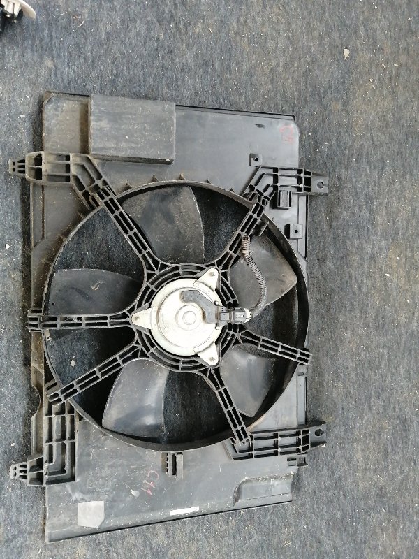 Диффузор радиатора Nissan Tiida C11 HR15 (б/у)