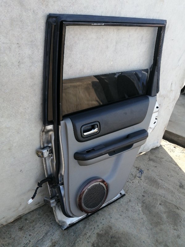 Дверь Nissan X-Trail T30 задняя правая (б/у)