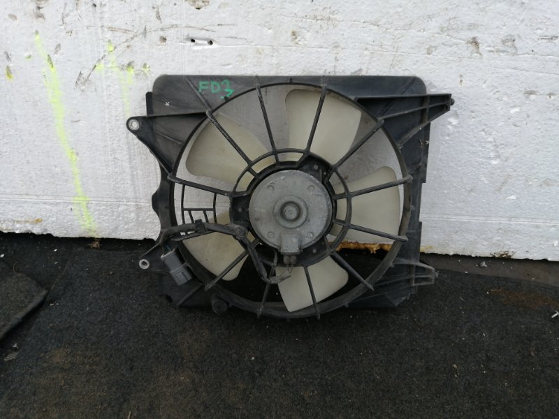 Диффузор радиатора Honda Civic FD3 (б/у)