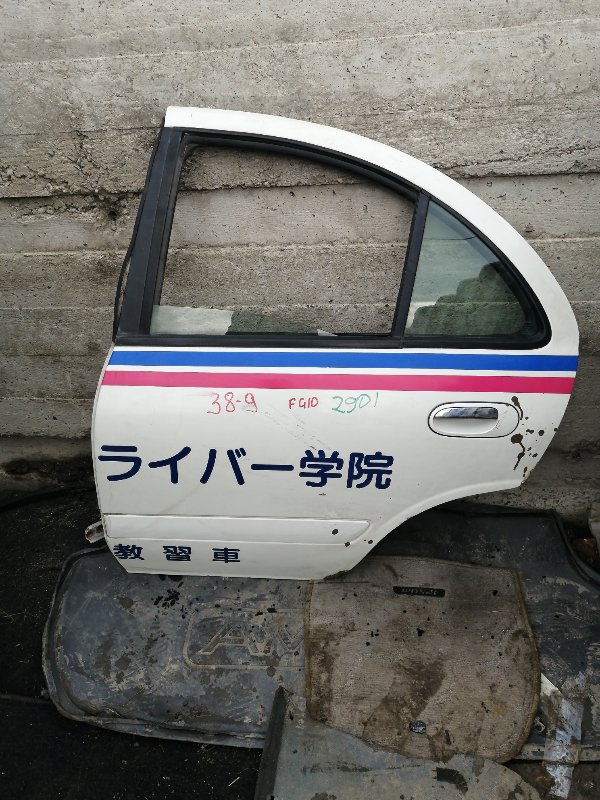 Дверь Nissan Bluebird Sylphy G10 задняя левая (б/у)