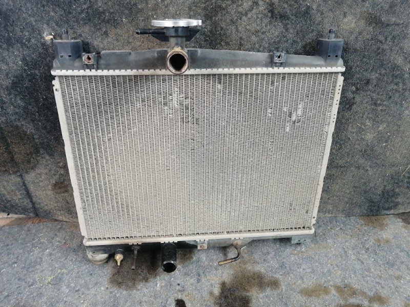 Радиатор двс Toyota Vitz SCP10 1SZ (б/у)