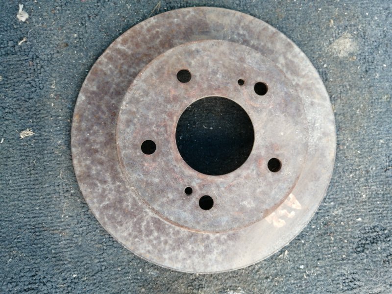 Тормозной диск Nissan Cefiro A33 VQ25 задний (б/у)