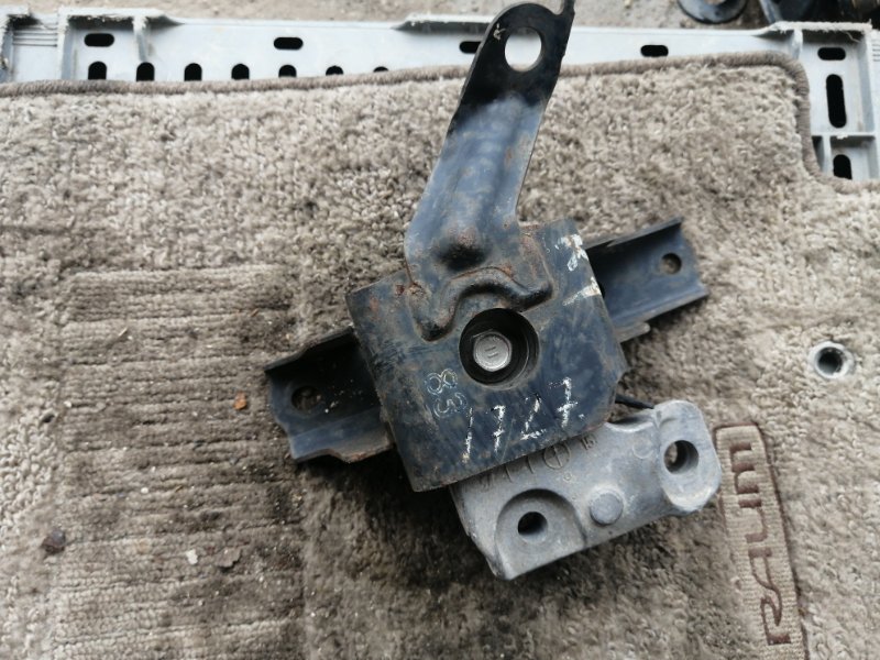 Подушка двигателя Toyota Vitz NCP130 правая (б/у)