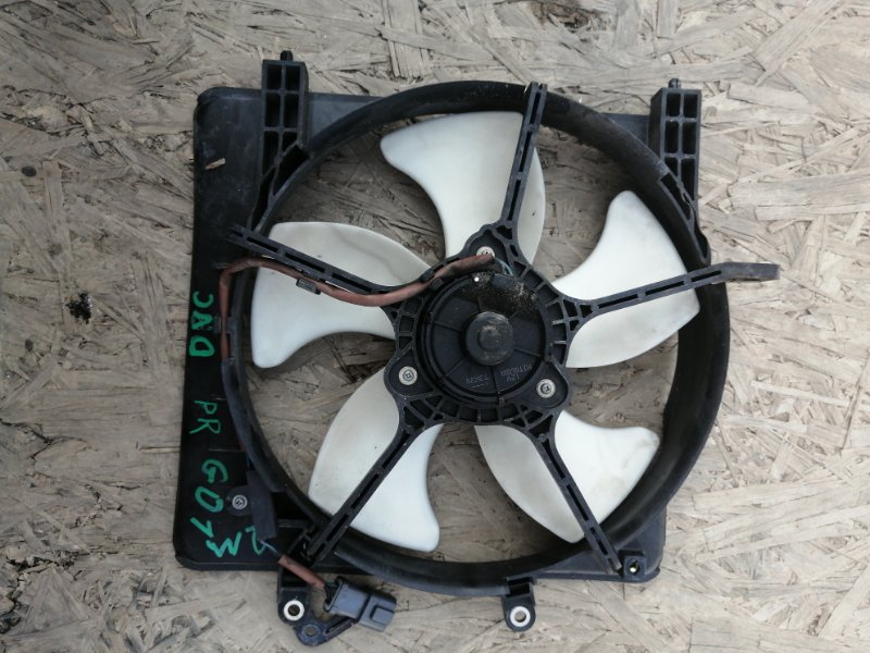 Диффузор радиатора Honda Fit GD1 L13A (б/у)