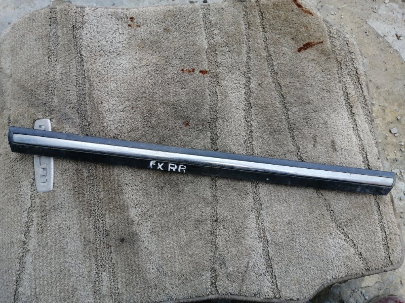 Накладка на дверь Infiniti Fx35 S50 задняя правая (б/у)