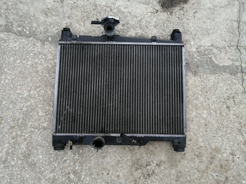 Радиатор двс Toyota Vitz SCP10 1SZ (б/у)
