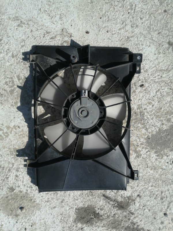 Диффузор радиатора Mazda Demio DE (б/у)