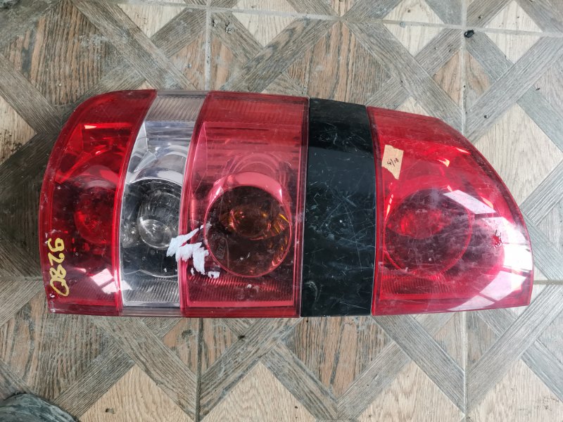 Стоп-сигнал Toyota Noah AZR60 задний левый (б/у)