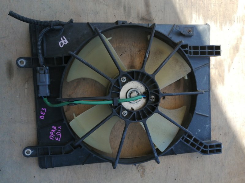 Диффузор радиатора Honda Edix BE1 правый (б/у)