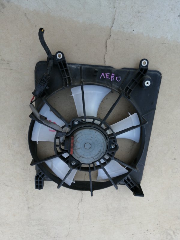 Диффузор радиатора Honda Freed GB3 L15A левый (б/у)