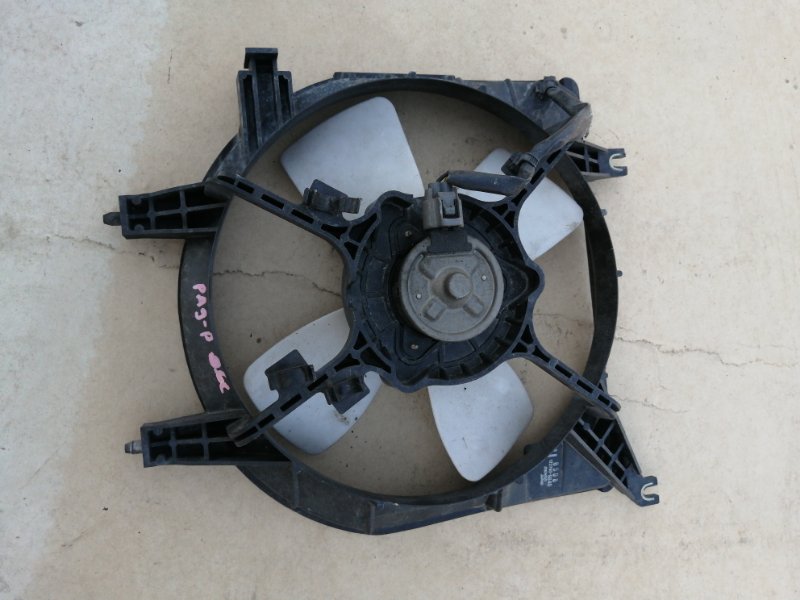 Диффузор радиатора Mazda Demio DW B3 (б/у)