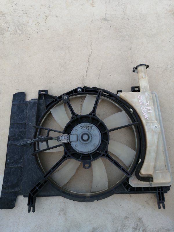 Диффузор радиатора Toyota Ractis NCP100 1NZ (б/у)