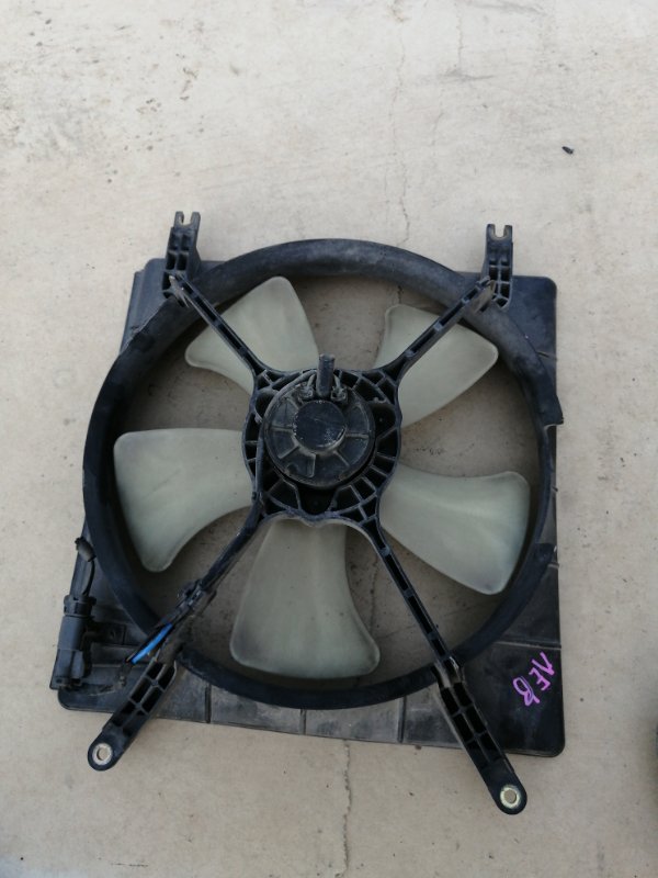 Диффузор радиатора Honda Stepwgn RF1 B20B левый (б/у)