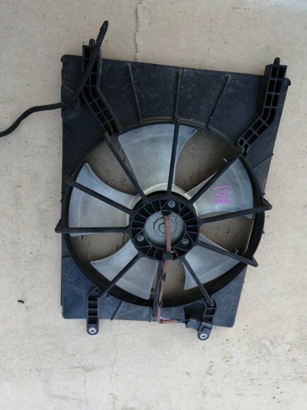 Диффузор радиатора Honda Stepwgn RG1 правый (б/у)
