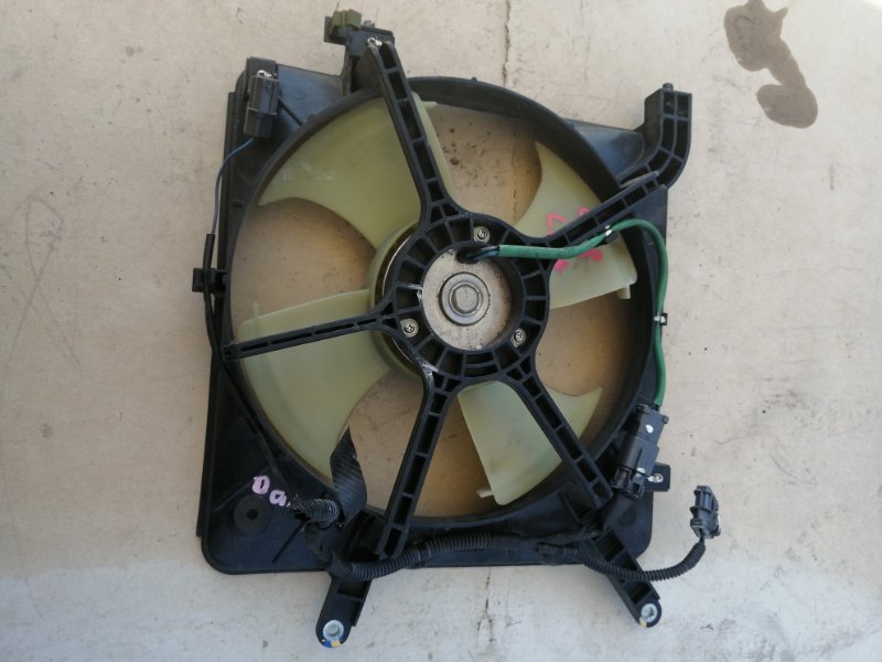 Диффузор радиатора Honda Fit Aria GD8 L15A правый (б/у)