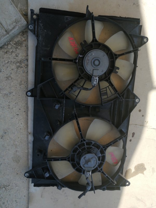 Диффузор радиатора Toyota Noah AZR60 2AZ (б/у)